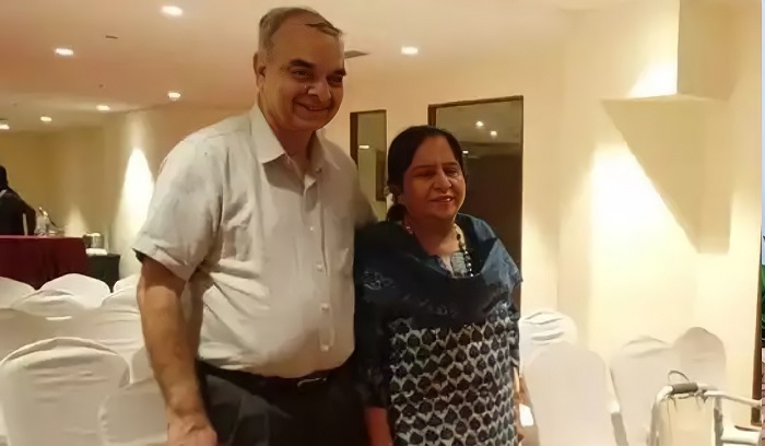 Dolly Khanna and her husband